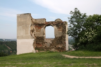 Zřícenina Baba a pohledy na okolí 6