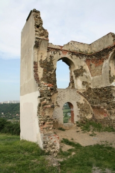 Zřícenina Baba a pohledy na okolí 8
